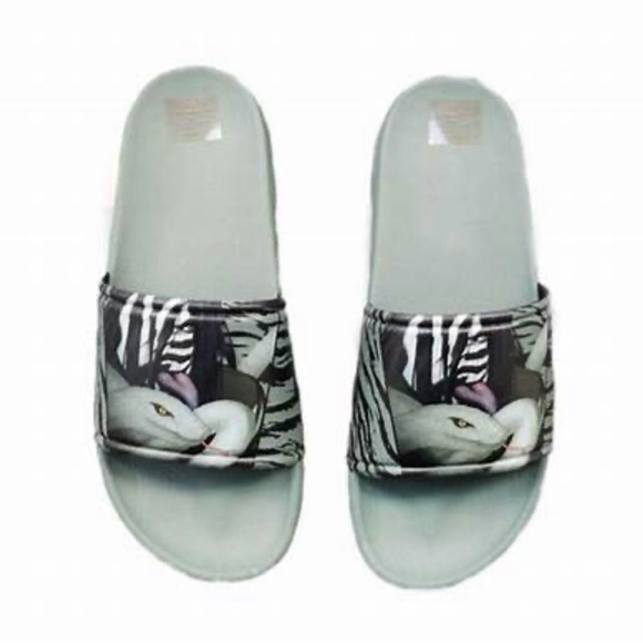 Primitive X Naruto Serpent Slide Sage Green - Picture 1 of 6